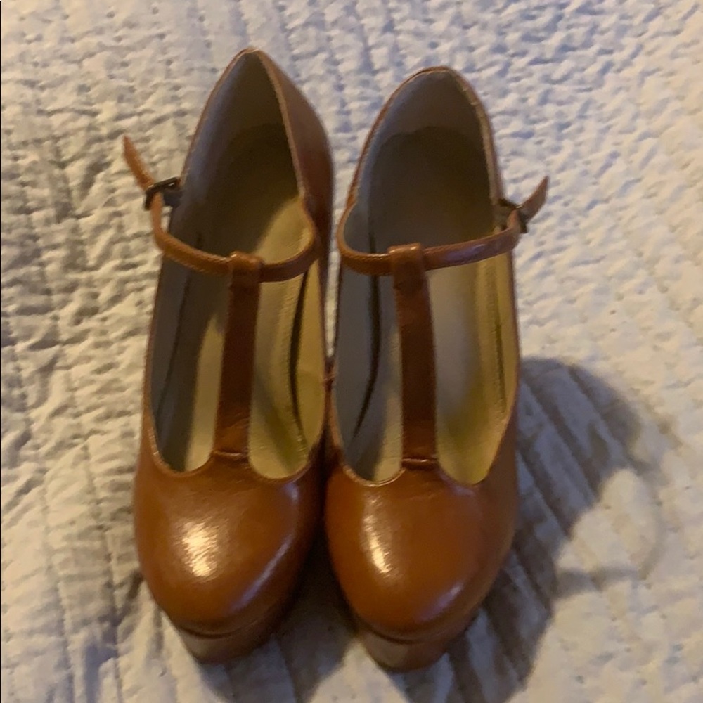 Susi Margaret caramel heels